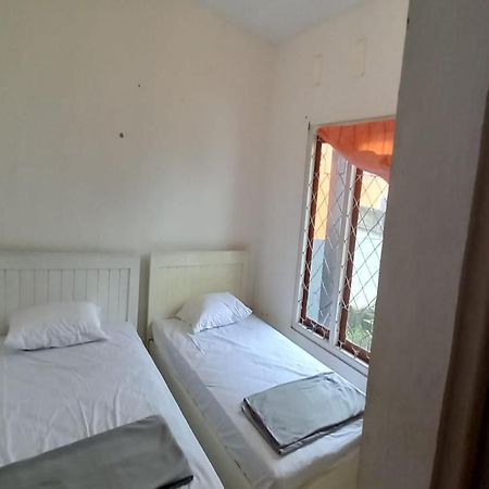 Oyo 90974 Homestay Golo Koe Sejahtera Labuan Bajo Zewnętrze zdjęcie