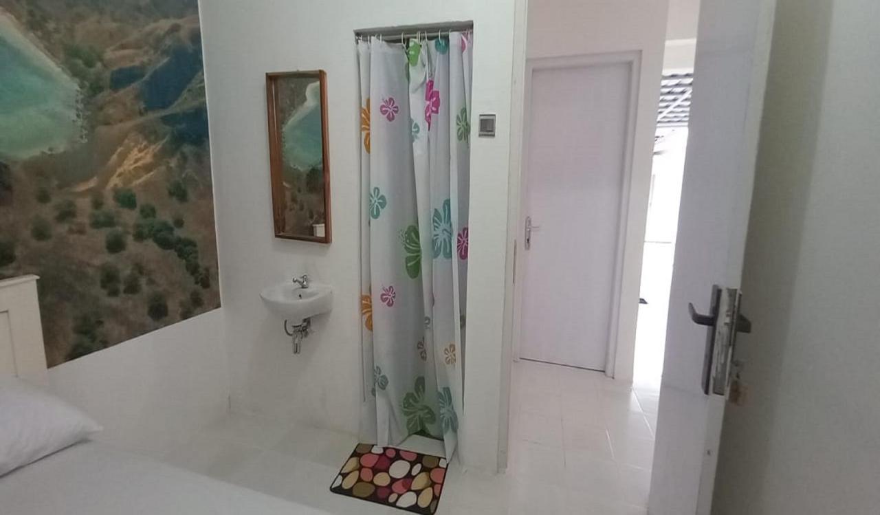 Oyo 90974 Homestay Golo Koe Sejahtera Labuan Bajo Zewnętrze zdjęcie