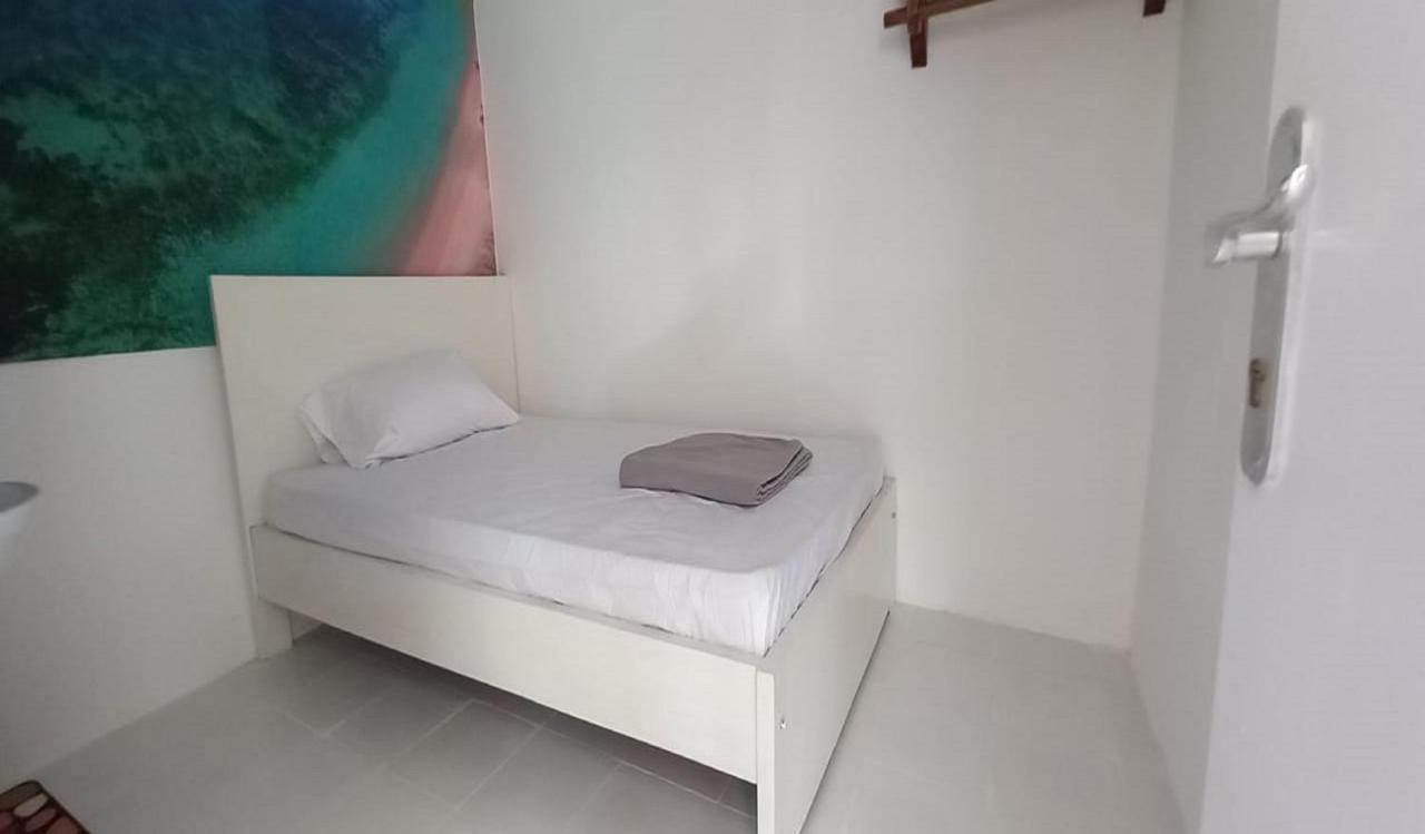Oyo 90974 Homestay Golo Koe Sejahtera Labuan Bajo Zewnętrze zdjęcie
