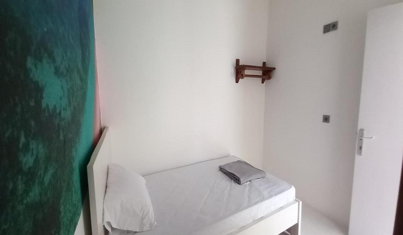 Oyo 90974 Homestay Golo Koe Sejahtera Labuan Bajo Zewnętrze zdjęcie